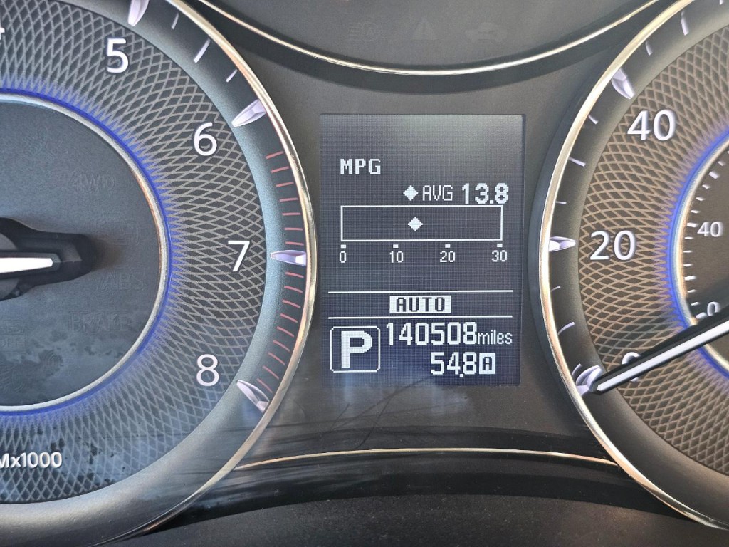 2015 INFINITI QX80 Image 40