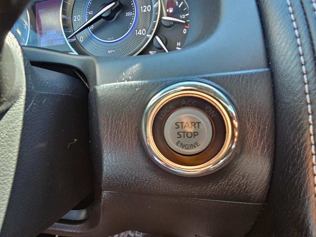 2015 INFINITI QX80 Image 41
