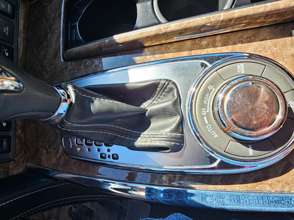 2015 INFINITI QX80 Image 46
