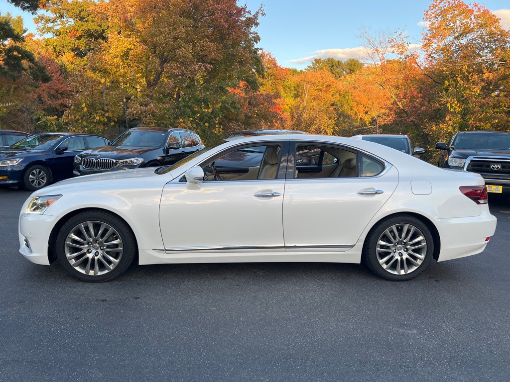 2015 Lexus LS 460 Image 2