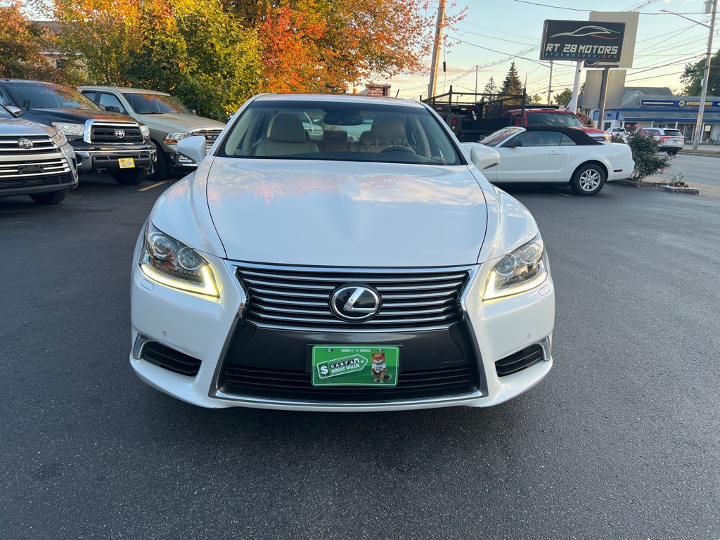 2015 Lexus LS 460 Image 9