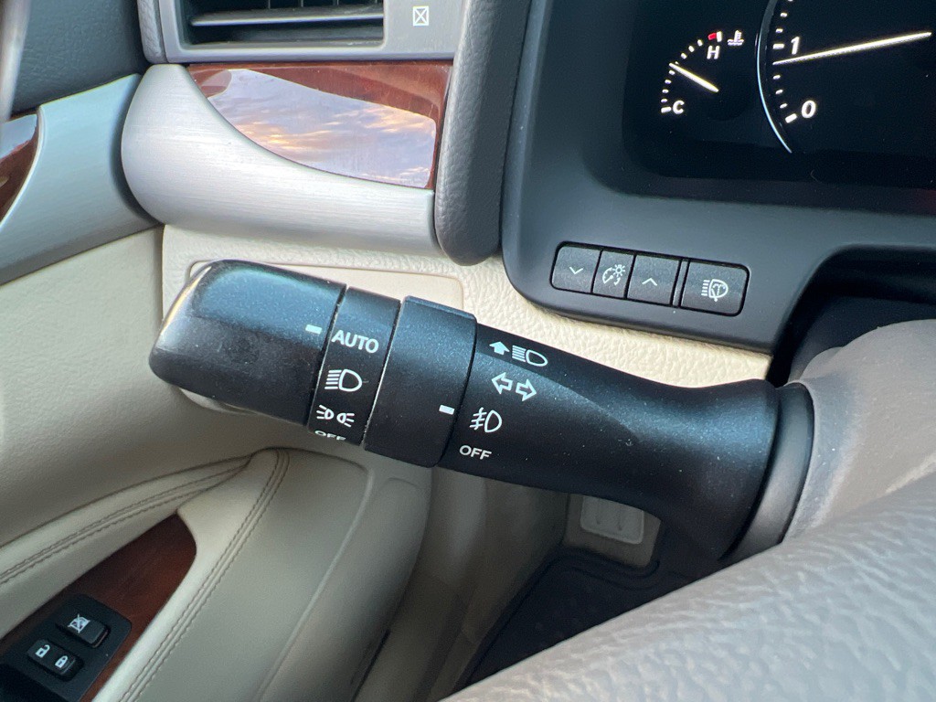 2015 Lexus LS 460 Image 20