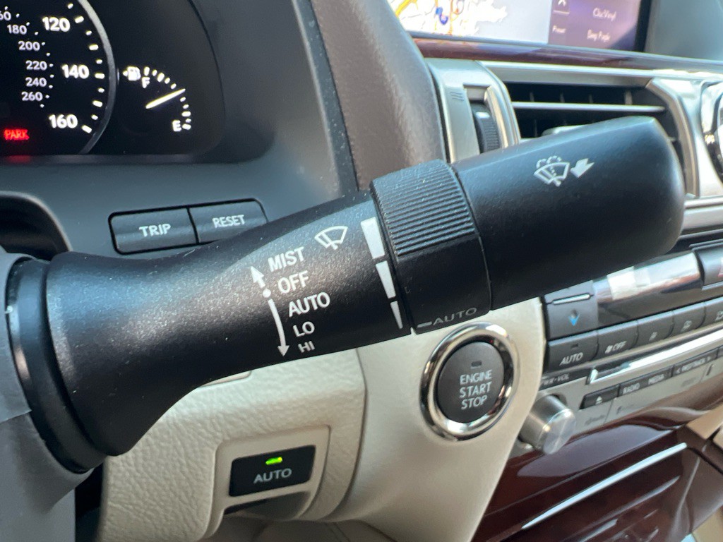 2015 Lexus LS 460 Image 21