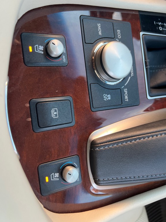 2015 Lexus LS 460 Image 27