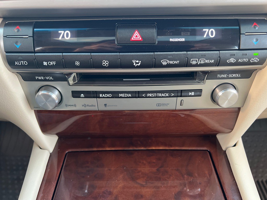 2015 Lexus LS 460 Image 31