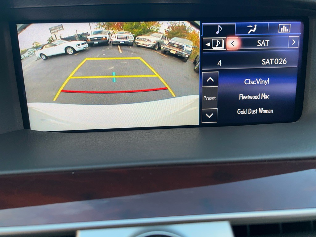 2015 Lexus LS 460 Image 33