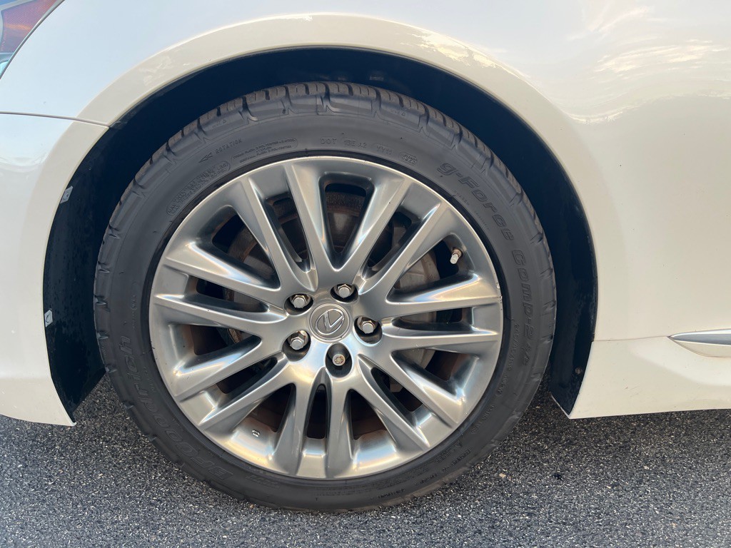 2015 Lexus LS 460 Image 40