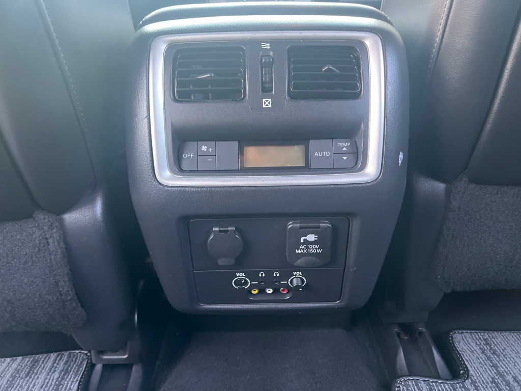 2013 INFINITI JX35 Image 17