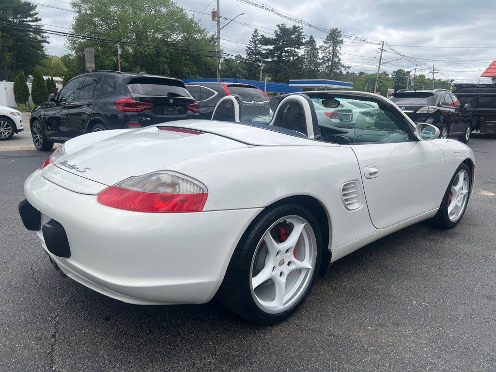2004 Porsche Boxster Image 8