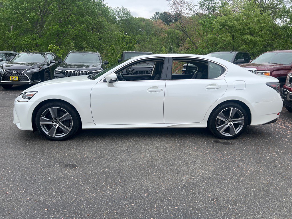 2020 Lexus GS Image 2