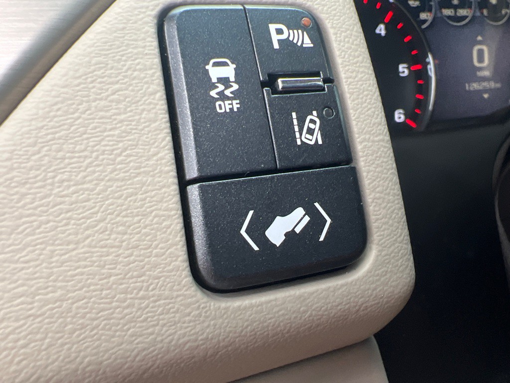 2015 GMC Yukon Image 26