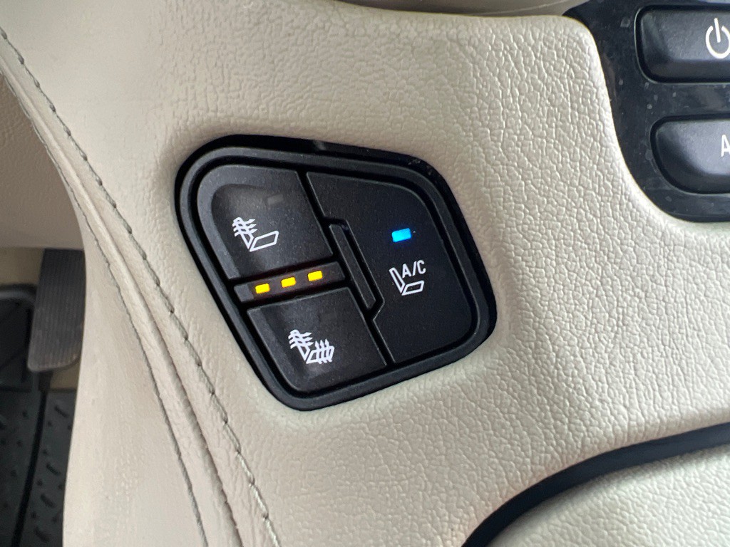 2015 GMC Yukon Image 35