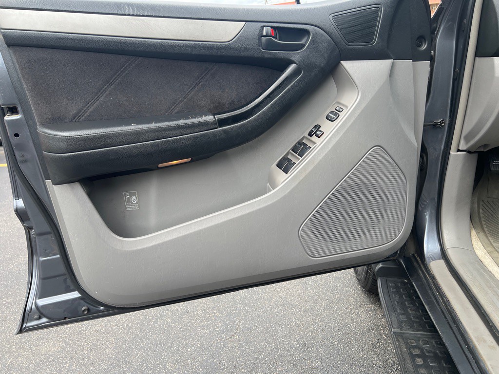 2004 Toyota 4Runner Image 9