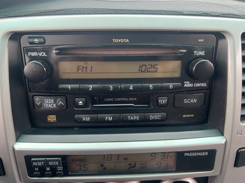2004 Toyota 4Runner Image 22