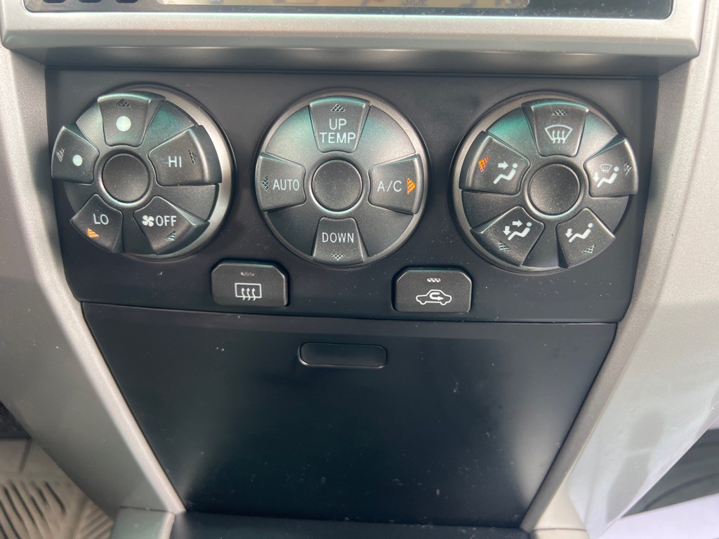 2004 Toyota 4Runner Image 23