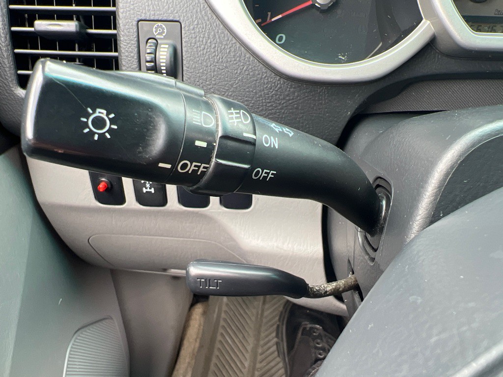 2004 Toyota 4Runner Image 24