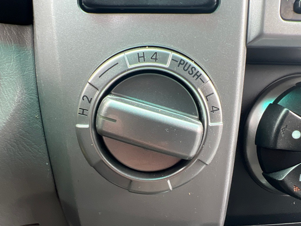 2004 Toyota 4Runner Image 26