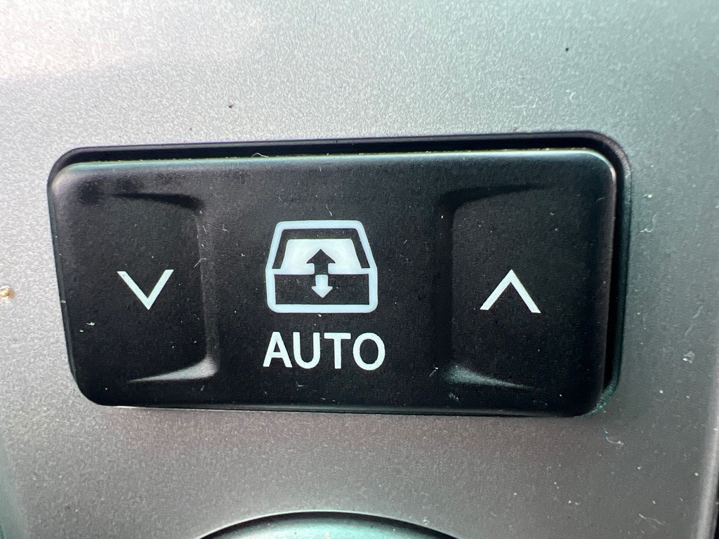 2004 Toyota 4Runner Image 30