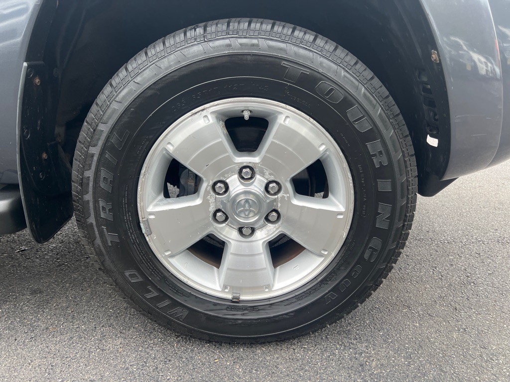 2004 Toyota 4Runner Image 35