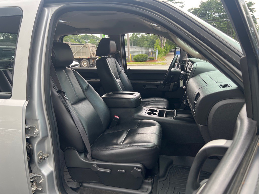 2011 GMC Sierra Image 16