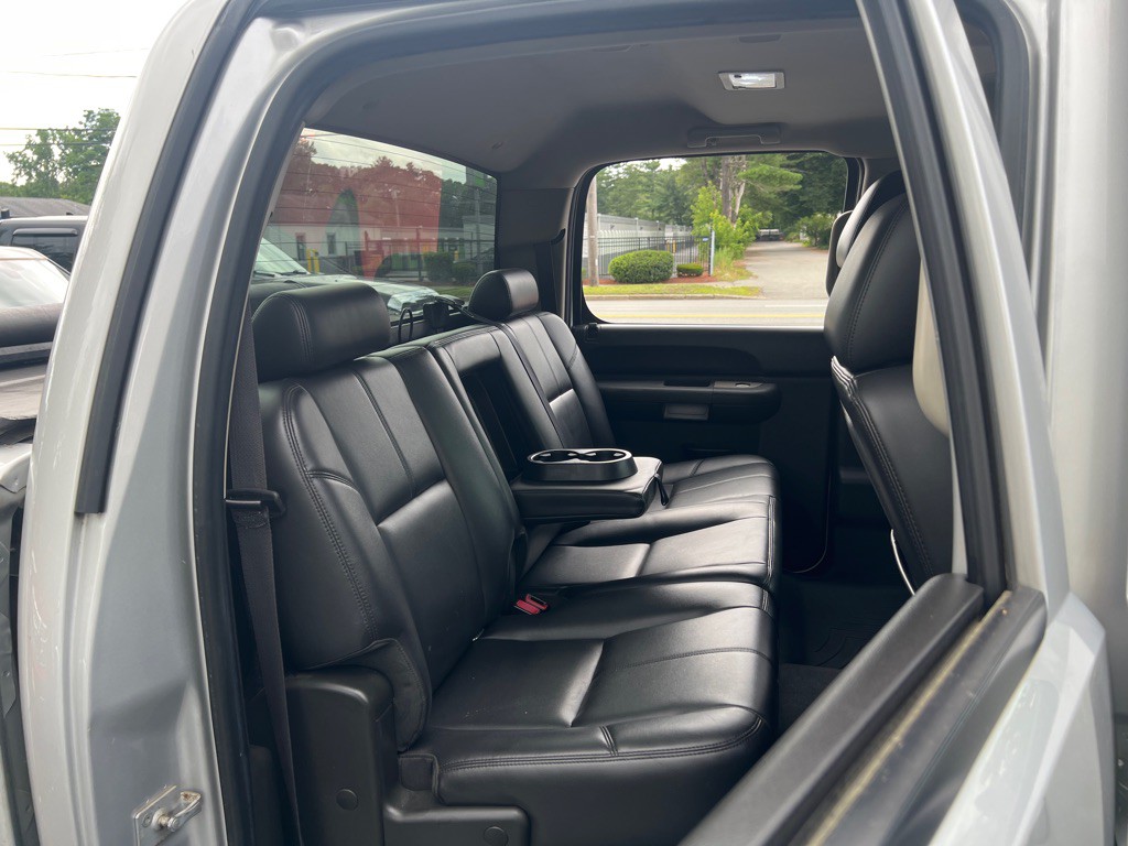 2011 GMC Sierra Image 17