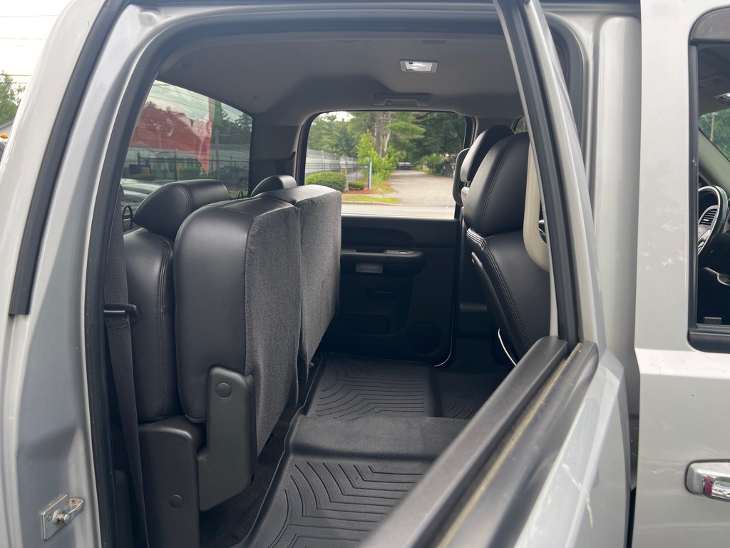 2011 GMC Sierra Image 18
