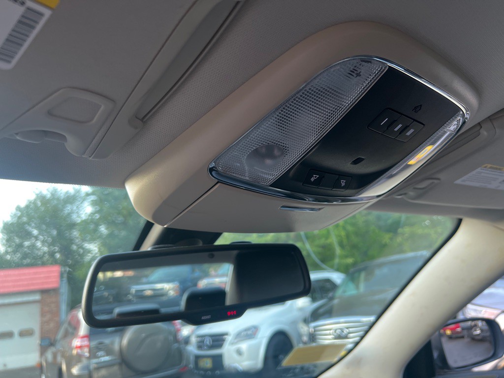 2015 Chrysler 300 Image 22