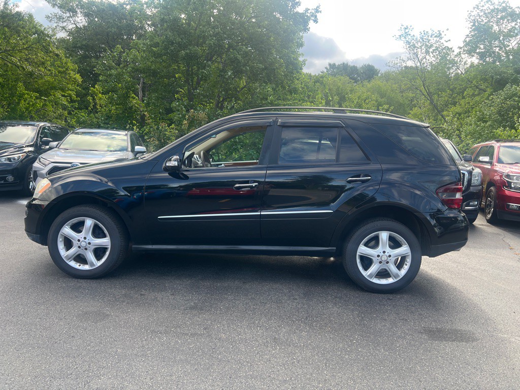 2008 Mercedes-Benz M-Class Image 2
