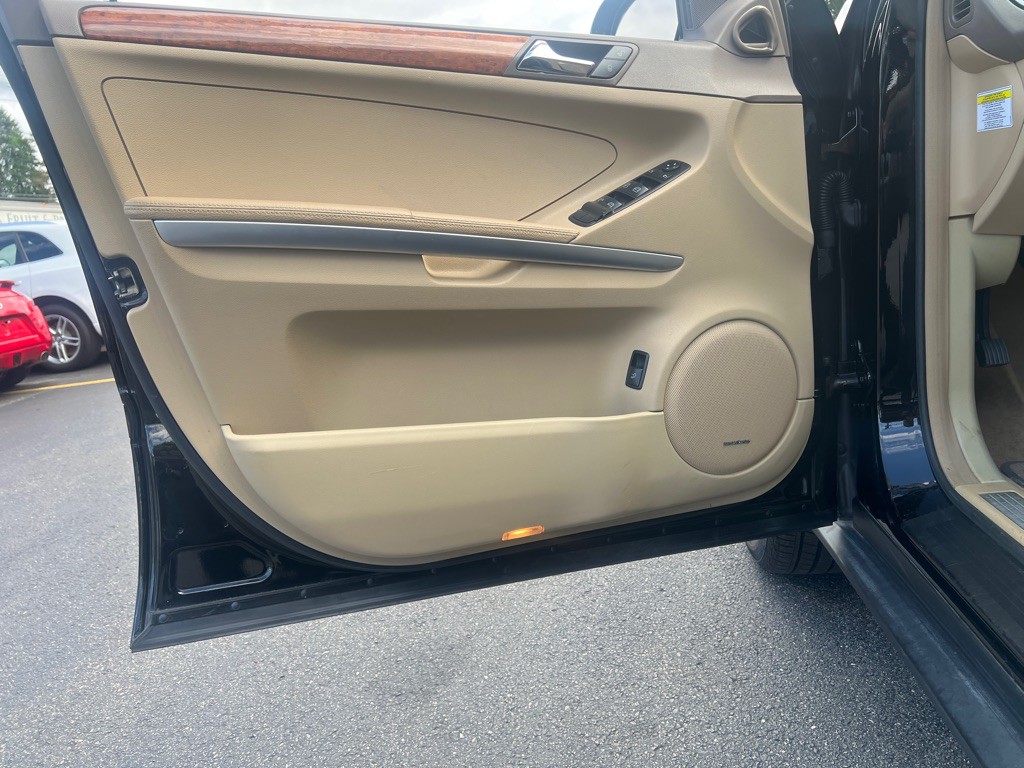 2008 Mercedes-Benz M-Class Image 11