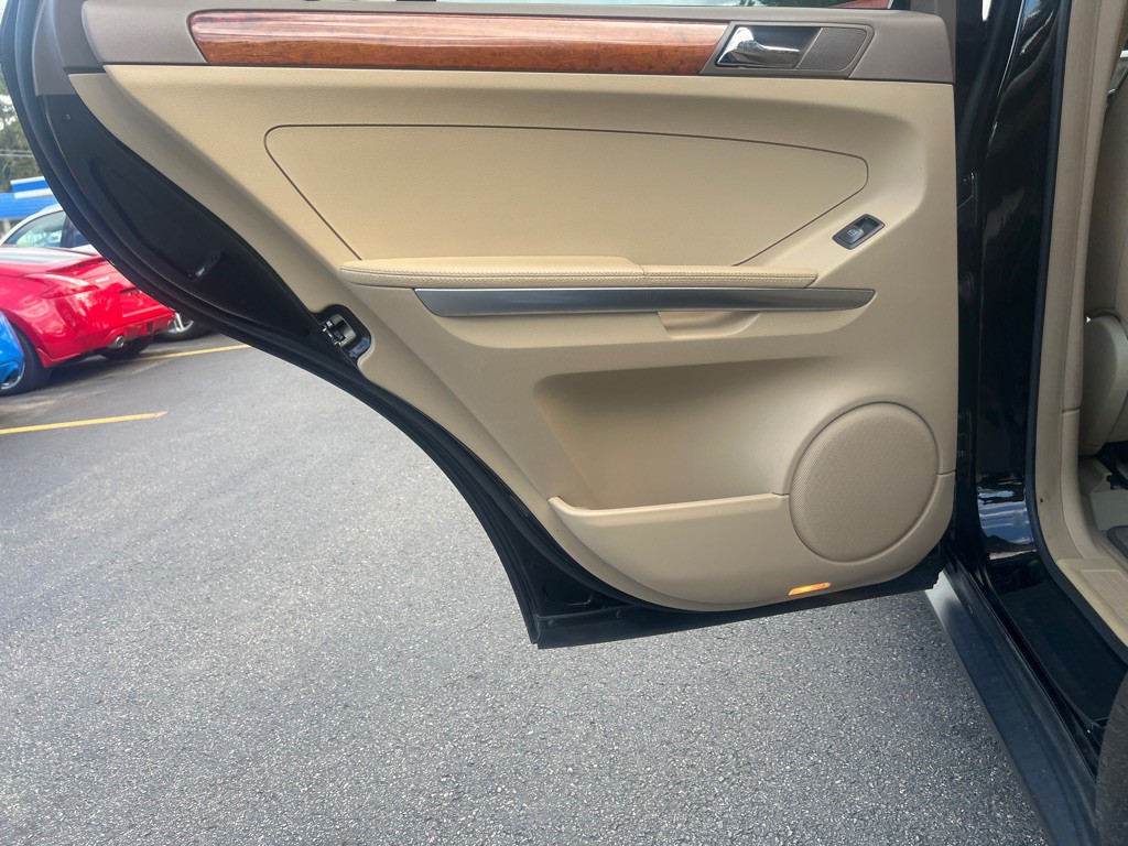 2008 Mercedes-Benz M-Class Image 12