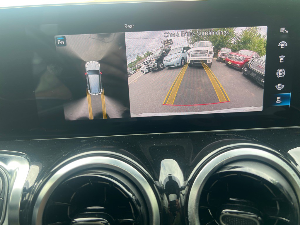 2020 Mercedes-Benz GLB Image 26