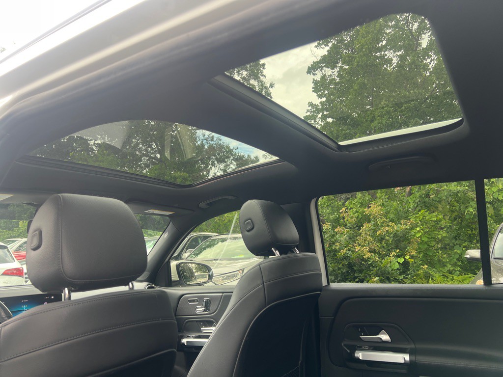 2020 Mercedes-Benz GLB Image 34