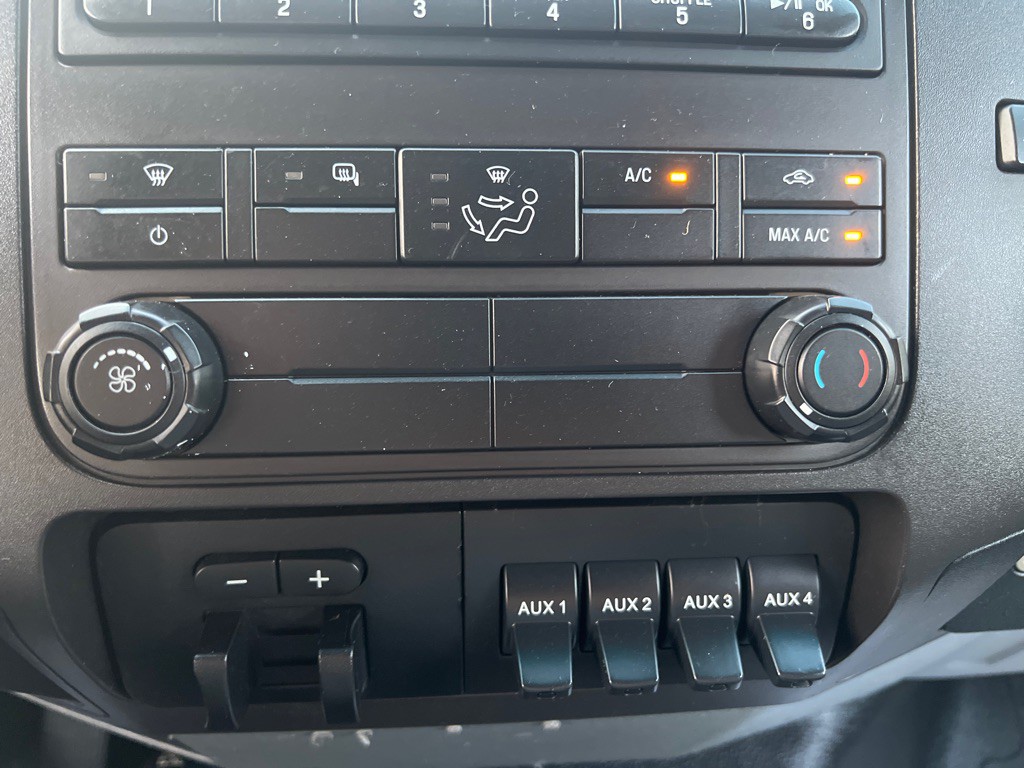 2012 Ford F-350 Image 25