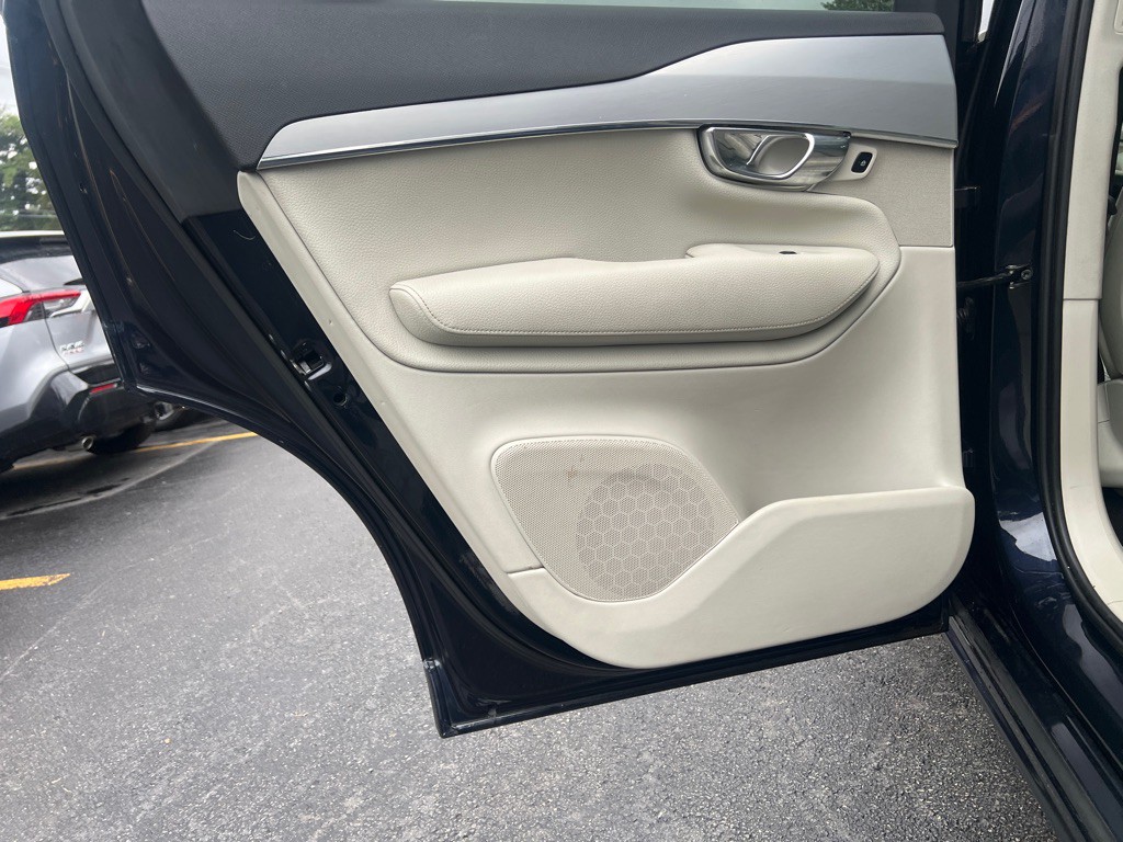 2016 Volvo XC90 Image 11