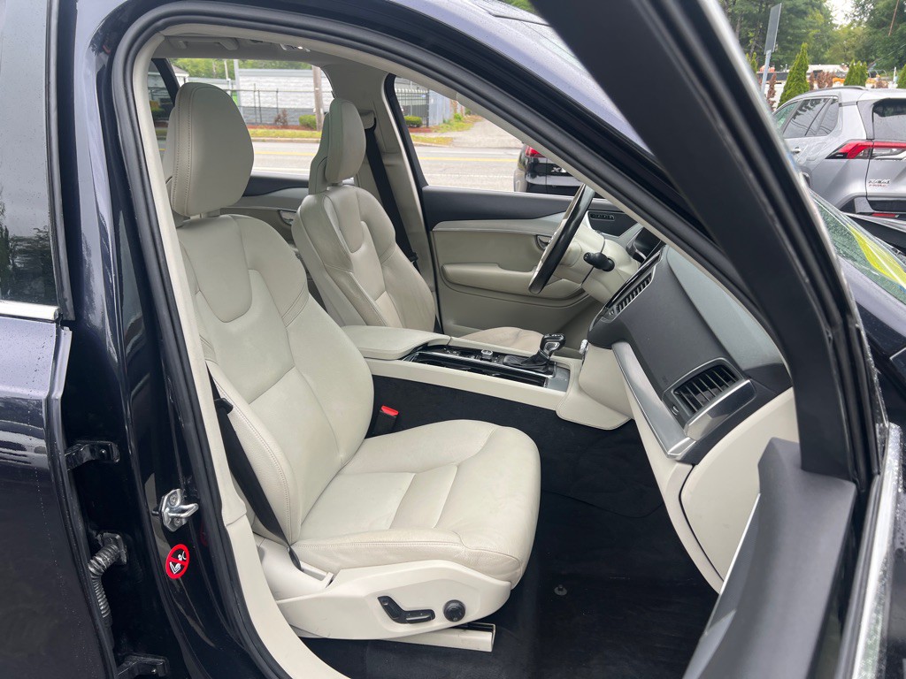 2016 Volvo XC90 Image 16
