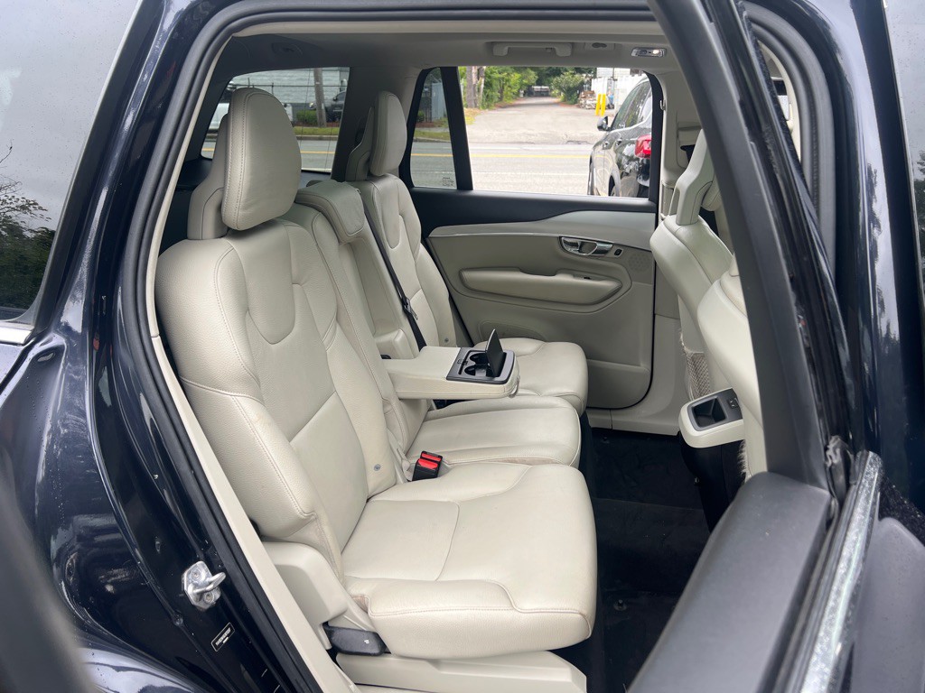 2016 Volvo XC90 Image 17