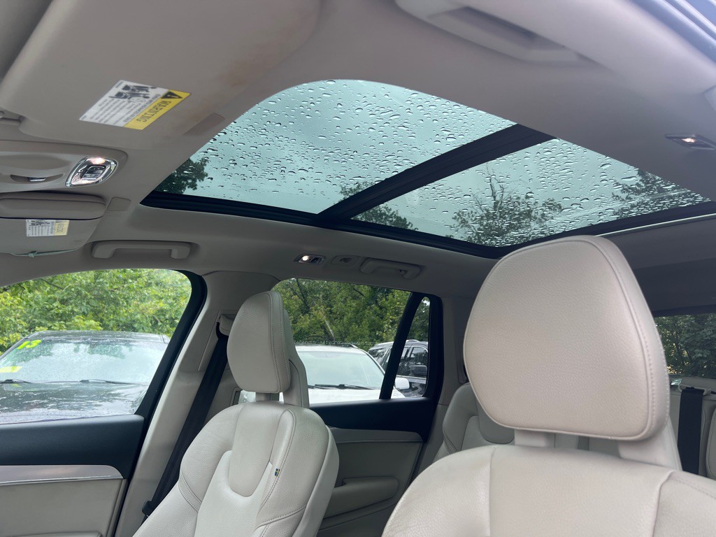 2016 Volvo XC90 Image 28