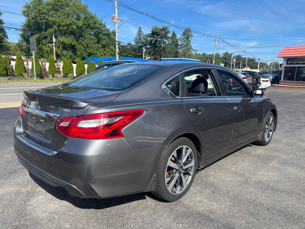 2016 Nissan Altima Image 7