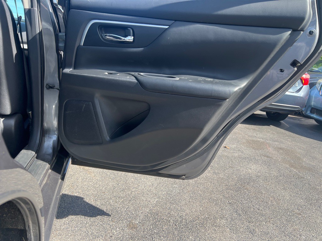 2016 Nissan Altima Image 12