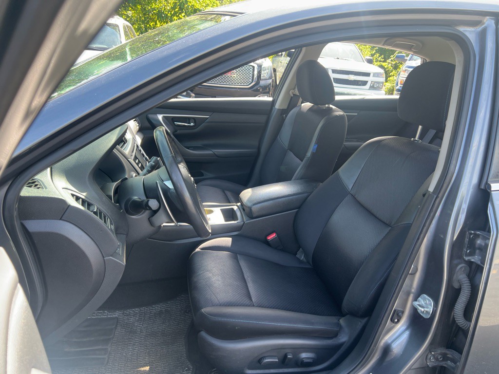 2016 Nissan Altima Image 13