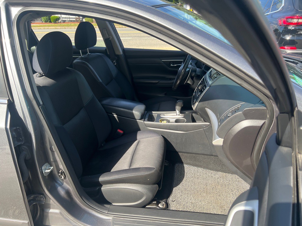 2016 Nissan Altima Image 15