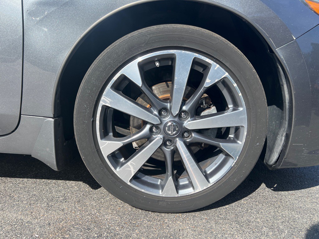 2016 Nissan Altima Image 28
