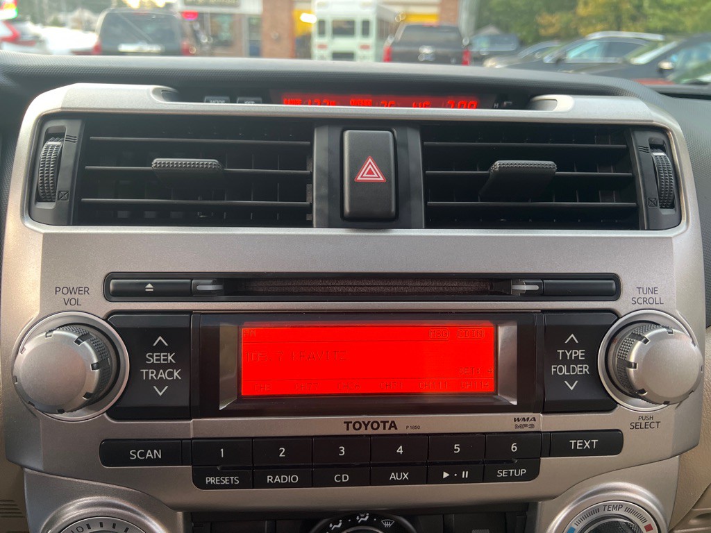 2011 Toyota 4Runner Image 25