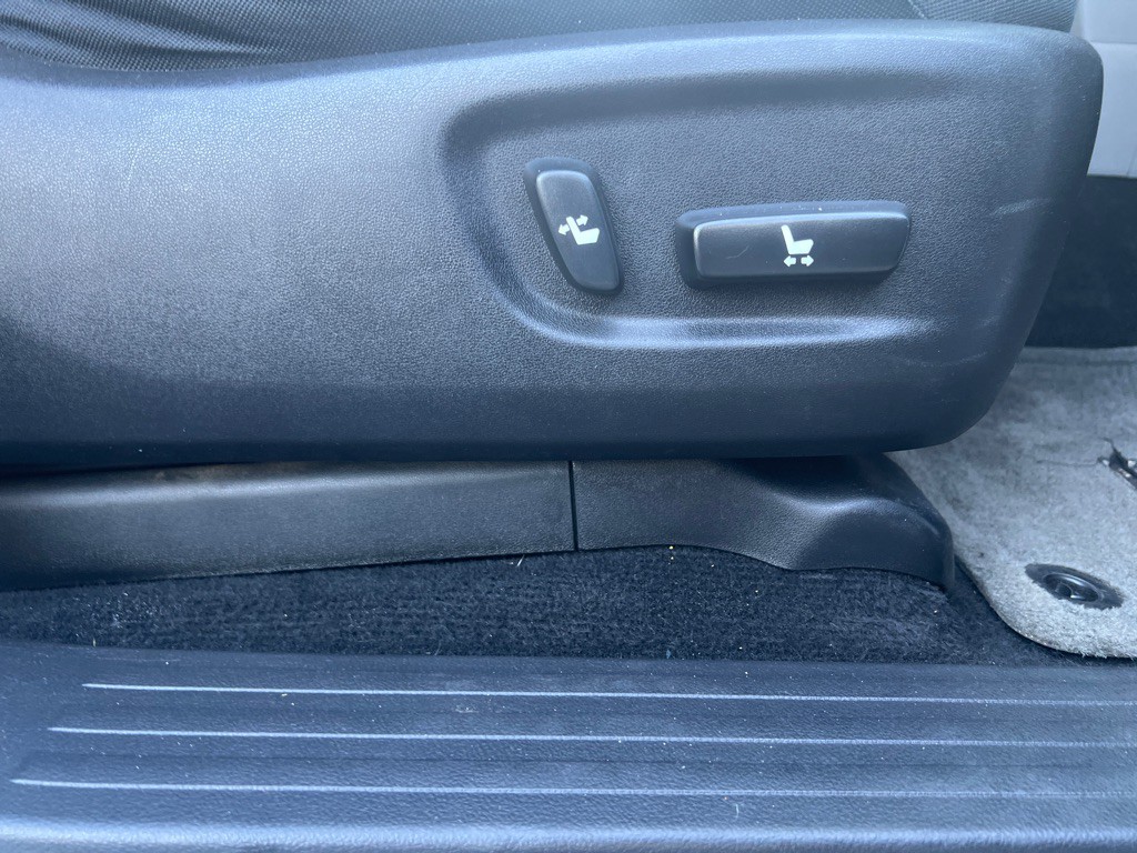 2013 Toyota 4Runner Image 36