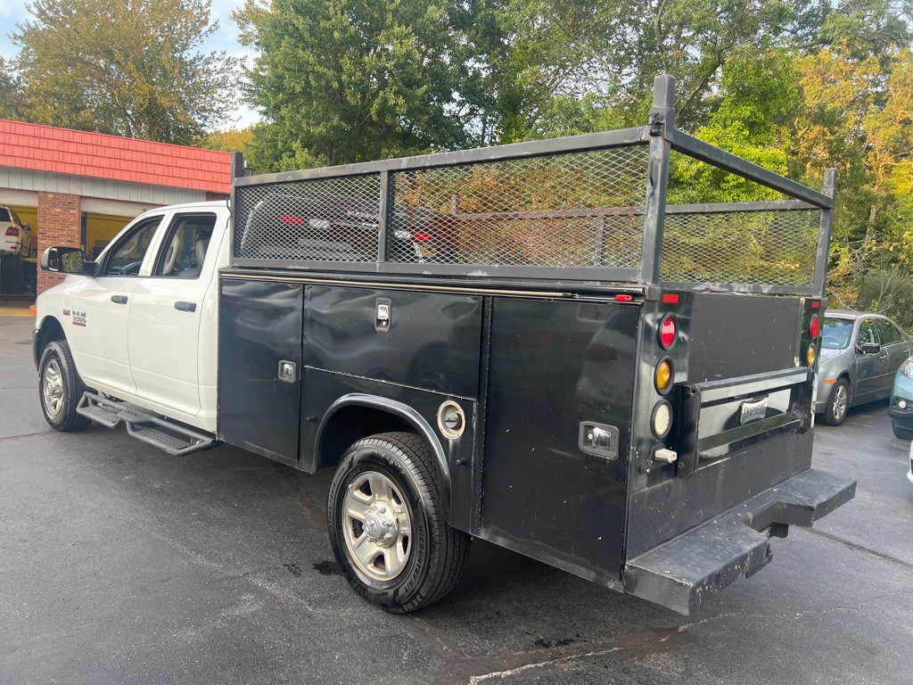 2016 RAM 3500 Image 2