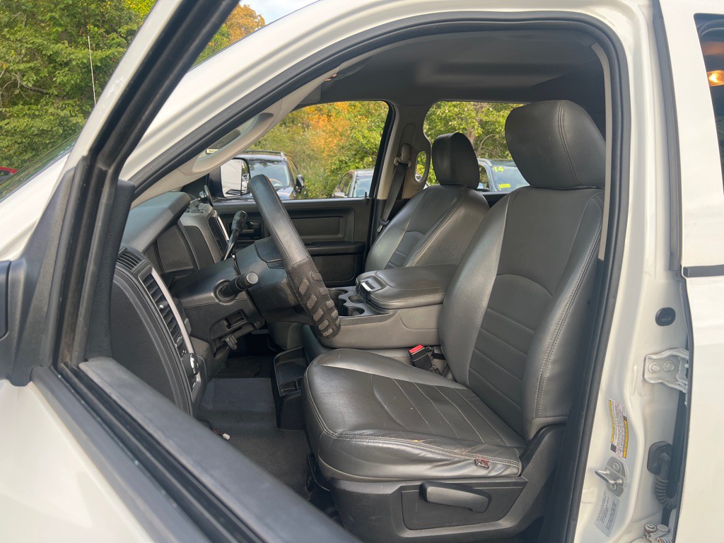 2016 RAM 3500 Image 12