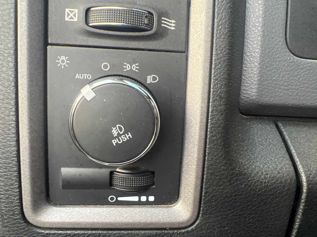 2016 RAM 3500 Image 20