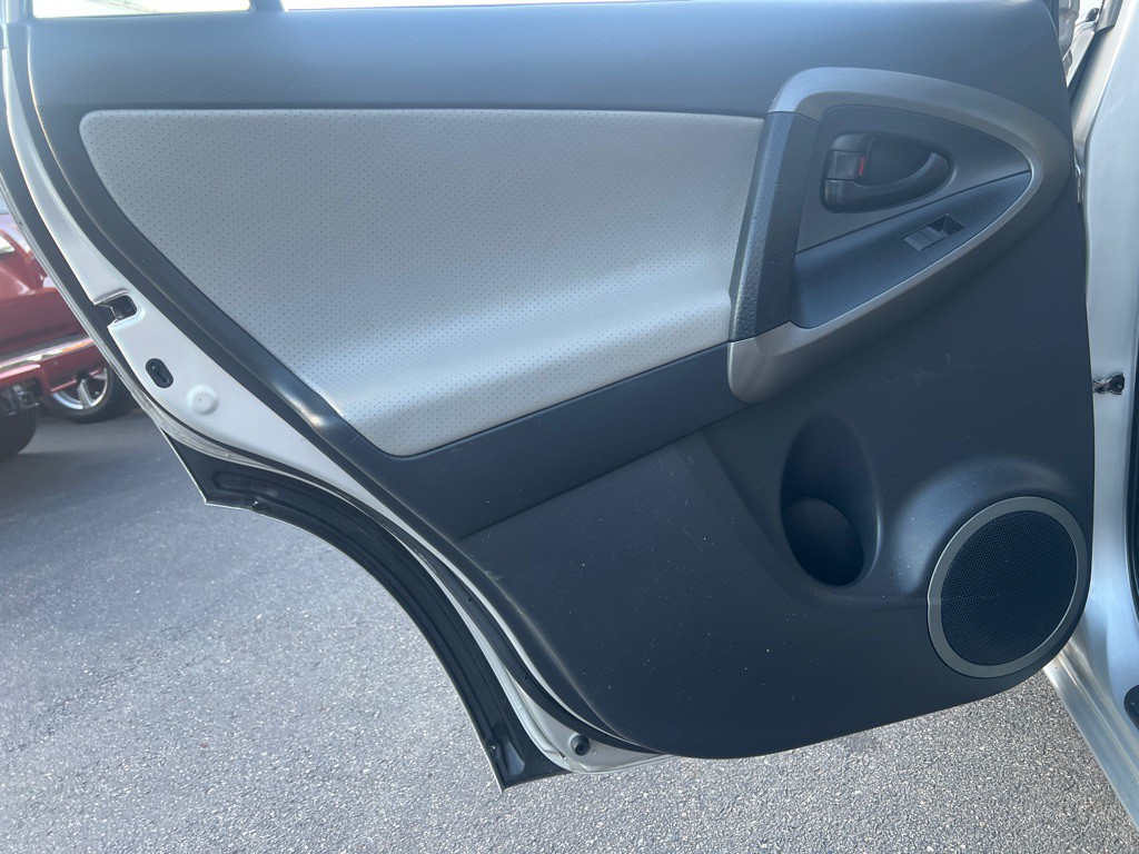 2012 Toyota Rav4 Image 11