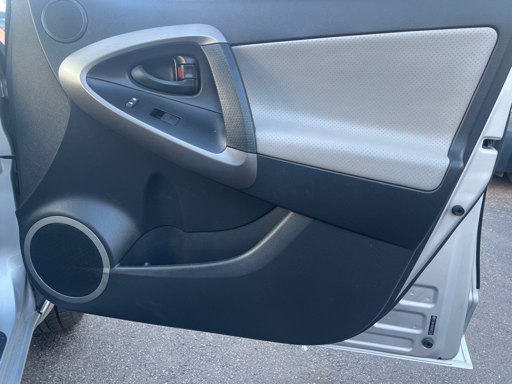 2012 Toyota Rav4 Image 12