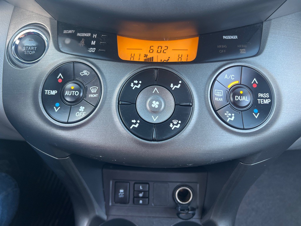 2012 Toyota Rav4 Image 27